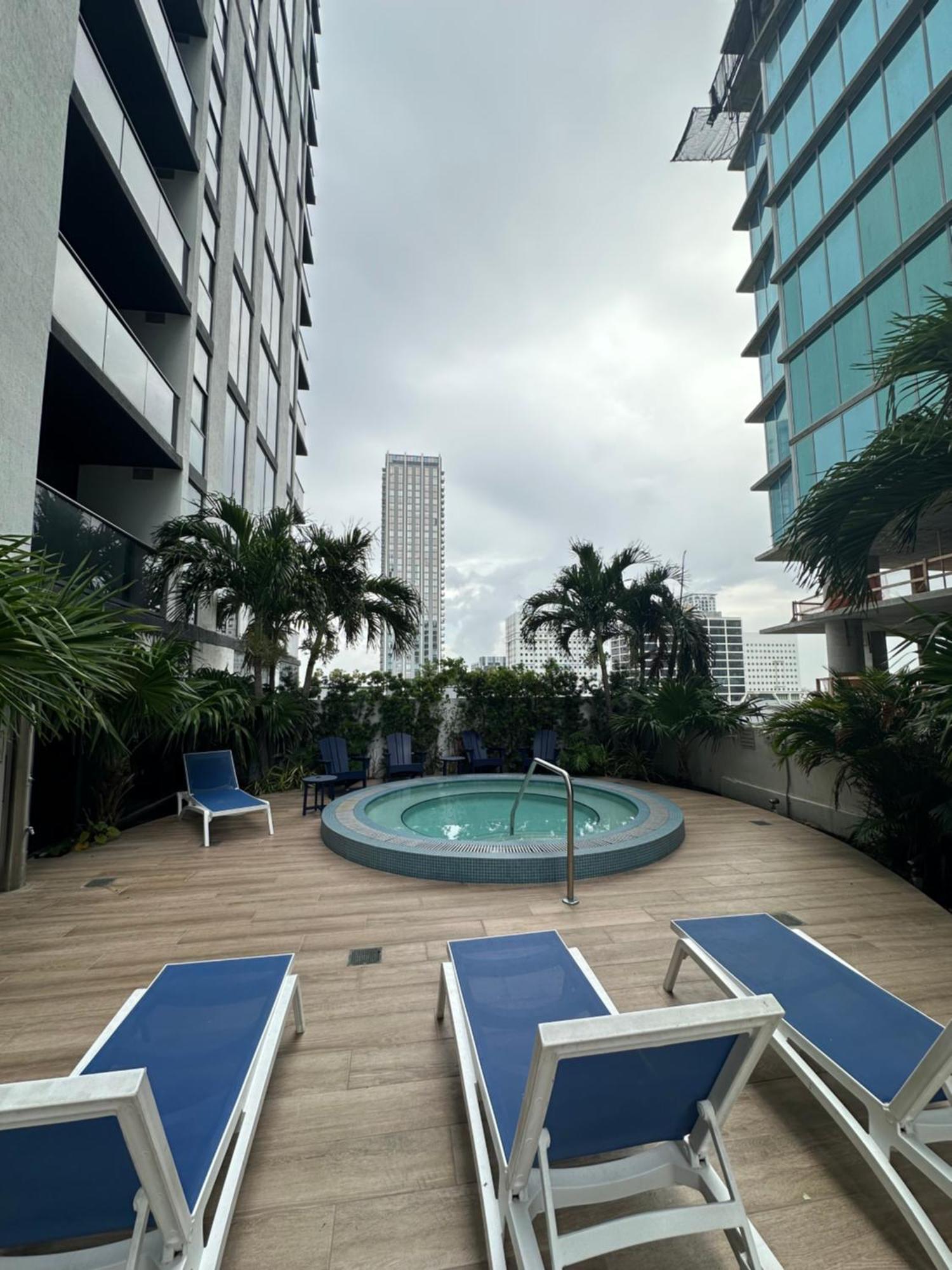Luxurious In The Heart Of * Miami